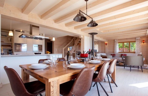 Chesieres Casa | Preciosa casa de vacaciones privada para 8 personas con WIFI, TV, terraza y aparcamiento