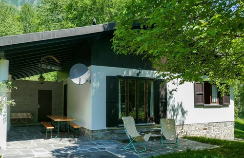 Olivone Casa | Maravillosa casa de vacaciones privada para 6 personas con WIFI, TV, patio y mascotas permitida