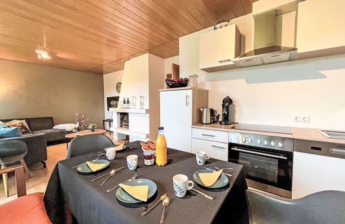 Hausen Casa | Maravillosa casa de vacaciones privada con WIFI, TV, terraza, mascotas permitida y aparcamiento