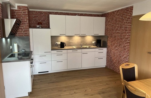 Weener Villa | Preciosa casa de vacaciones privada para 5 personas con WIFI, TV, mascotas permitida y aparcamiento
