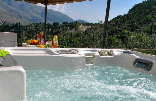 Itri Villa | Estupenda casa de vacaciones privada con WIFI, piscina privada, TV, patio y aparcamiento
