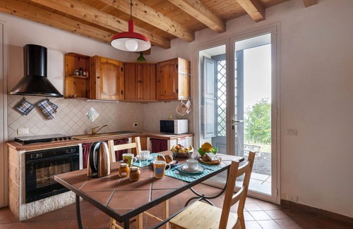 Zafferana Etnea Casa | Maravillosa casa de vacaciones privada para 6 personas con WIFI, TV, terraza y mascotas permitida