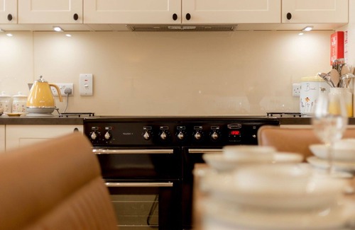 Maybole Casa | Estupenda casa de vacaciones privada con WIFI, TV, terraza, mascotas permitida y vista panorámica