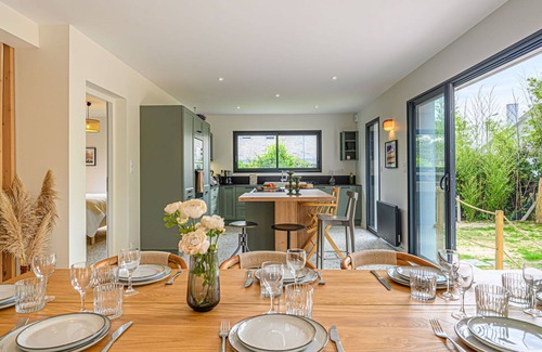 Carnac Villa | Maravillosa casa de vacaciones privada para 10 personas con WIFI, piscina privada, TV y aparcamiento