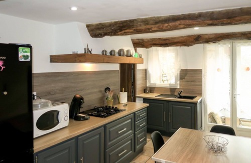 Limans Casa | Maravillosa casa de vacaciones privada con WIFI, TV, terraza, mascotas permitida y aparcamiento