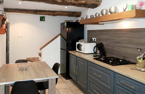 Limans Casa | Maravillosa casa de vacaciones privada con WIFI, TV, terraza, mascotas permitida y aparcamiento
