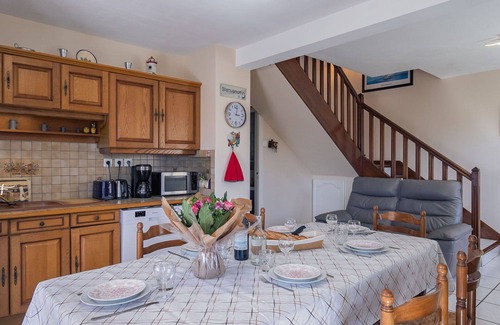 Plouarzel Casa | Estupenda casa de vacaciones privada con WIFI, TV, terraza, mascotas permitida y aparcamiento