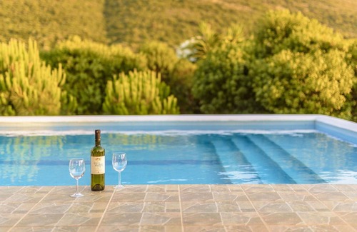 Samos Town Villa | Casa de vacaciones privada con piscina privada, WIFI, A/C, TV, terraza, vista panorámica