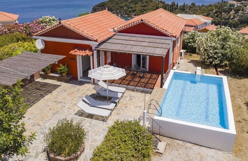 Samos Town Villa | Casa de vacaciones privada con piscina privada, WIFI, A/C, TV, terraza, vista panorámica