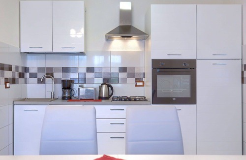 Rezanci Casa | Maravillosa casa de vacaciones privada con WIFI, A/C, piscina privada, TV, terraza y aparcamiento