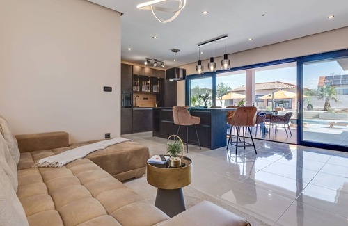 Zemunik Donji Casa | Beautiful private villa with A/C, WIFI, private pool, TV, terrace, pets allowed and parking