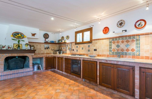 Cecina Casa | Casa de vacaciones privada con bañera de hidromasaje, WIFI, piscina privada, A/C, TV, patio