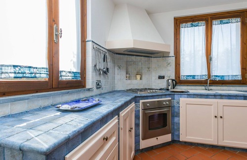 Cecina Casa | Casa de vacaciones privada con bañera de hidromasaje, WIFI, piscina privada, A/C, TV, patio