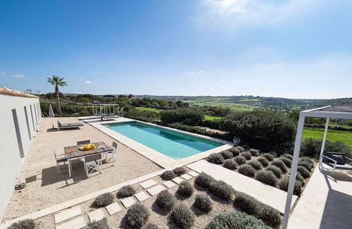 Ragusa Villa | Casa de vacaciones privada con A/C, WIFI, piscina privada, TV, patio, vista panorámica