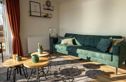 Linden Casa | Maravillosa casa de vacaciones privada para 6 personas con WIFI, TV y terraza