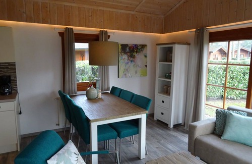 Susteren Casa | Maravillosa casa de vacaciones privada para 6 personas con WIFI, piscina, TV y terraza