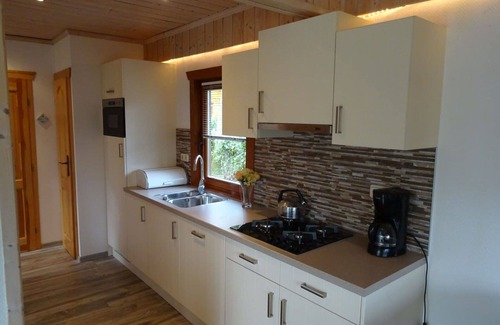 Susteren Casa | Maravillosa casa de vacaciones privada para 6 personas con WIFI, piscina, TV y terraza