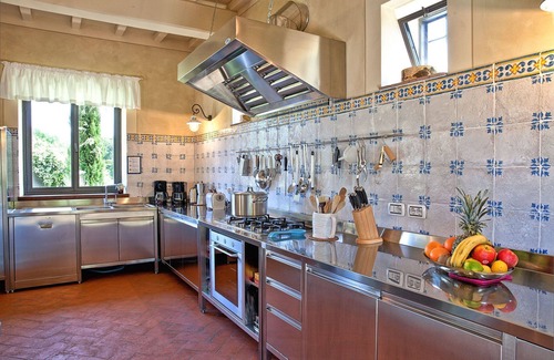 Porrena Villa | Casa de vacaciones privada con piscina privada, WIFI, TV, patio, vista panorámica, aparcamiento