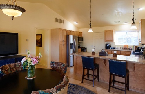 Escondido Casa | Beautiful Private Vineyard and Winery Estate Guest Living Quarters on 5-Acres