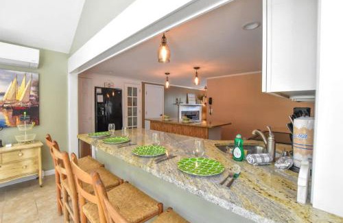 Brewster Casa | Beautiful Property w Separate Apartment