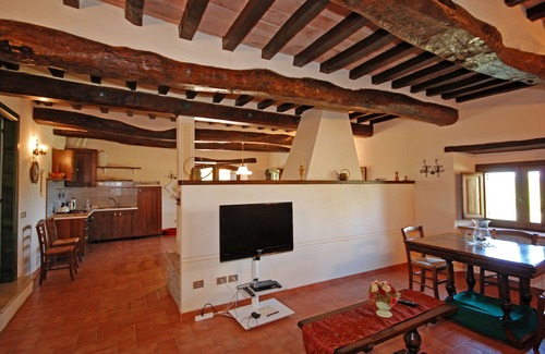 Narni Villa | Hermosa propiedad rodeada de vegetación, 18 - 28 personas, piscina privada