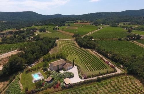 Cogolin Villa | Hermosa villa provenzal rodeada de vignes cerca de St Tropez Piscina climatizada AC