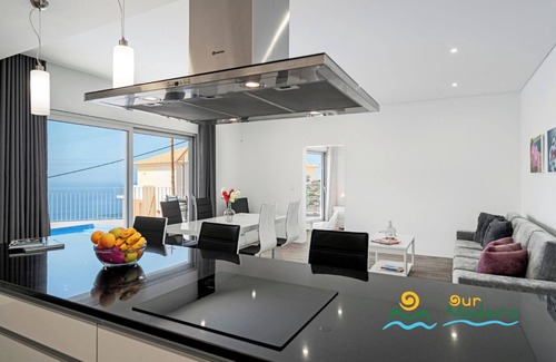 Estreito da Calheta Villa | Beautiful Modern Villa in Calheta – CalhetaScape