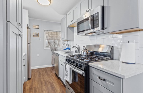 St. Louis Casa | Beautiful, Quaint 2 Bedroom Home