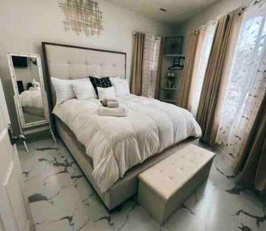 Olde Huntersville Apartamento | Beautiful Queen Luxury Suite Near Downtown Norfolk