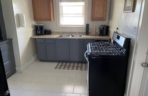 New Center Detroit Casa | Beautiful quiet Property 5 min from Downtown area