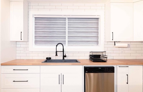 Merritt Casa | Beautiful quiet space located in the heart of Merritt suburbs.