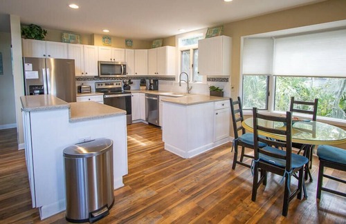 Blue Heron Lake Casa | Beautiful & Quiet Two-Story Family Home w/ Amazing Lake Views