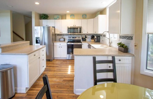 Blue Heron Lake Casa | Beautiful & Quiet Two-Story Family Home w/ Amazing Lake Views