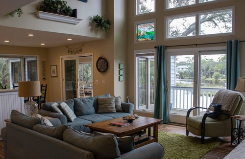 Blue Heron Lake Casa | Beautiful & Quiet Two-Story Family Home w/ Amazing Lake Views
