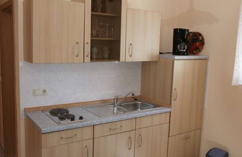 Kukci Apartamento | Hermosa casa de vacaciones tranquila con tres apartamentos y piscina