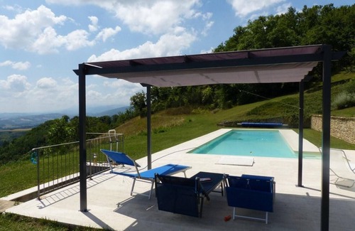 Chigiano Casa | Hermosa casa restaurada, vistas excepcionales, tranquila piscina grande, privado