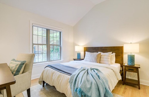 Raleigh Casa | Beautiful Raleigh Cottage Rental 5 Mi to Downtown