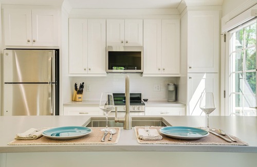 Raleigh Cabaña | Beautiful Raleigh Cottage Rental: 5 Mi to Downtown