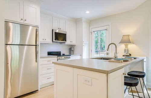 Raleigh Cabaña | Beautiful Raleigh Cottage Rental: 5 Mi to Downtown