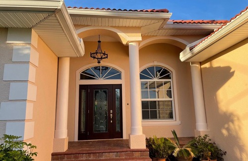 Fort Myers Casa | Beautiful ranch home on quiet canal with ocean access and spa.