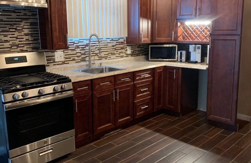 Depew Casa | Beautiful ranch house with wonderful jacuzzi & pool