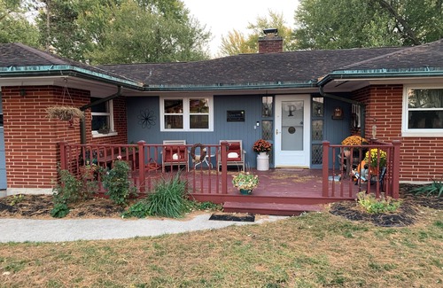 Winamac Casa | Beautiful ranch with walk out basement on the Tippecanoe river.