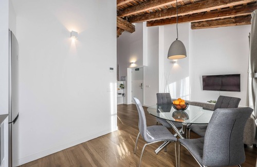 La Roqueta Apartamento | Precioso ático tipo estudio reformado