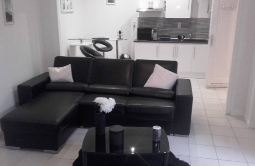Dufau-Tourasse Apartamento | Precioso apartamento reformado, 4 personas. Cerca de todos los servicios Pau a pie