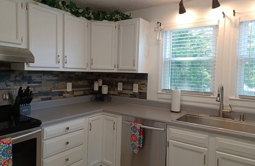 McMinnville Casa | Beautiful Remodel on the River!