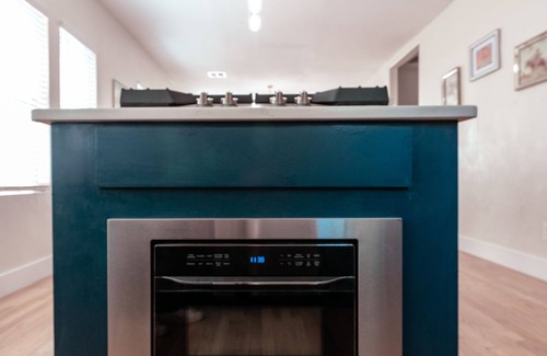 Lincoln Terrace Condominio | Beautiful remodeled historical home in safe neighborhood downtown.