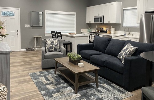 Stockton Casa | Beautiful remodeled 2 bedroom - patio - bbq