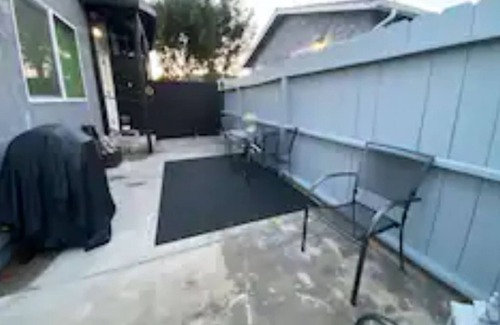 Stockton Casa | Beautiful remodeled 2 bedroom - patio - bbq
