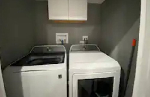 Stockton Casa | Beautiful remodeled 2 bedroom - patio - bbq