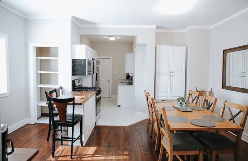 Des Moines Casa | Beautiful remodeled historic Drake Univ home minutes from downtown and all metro